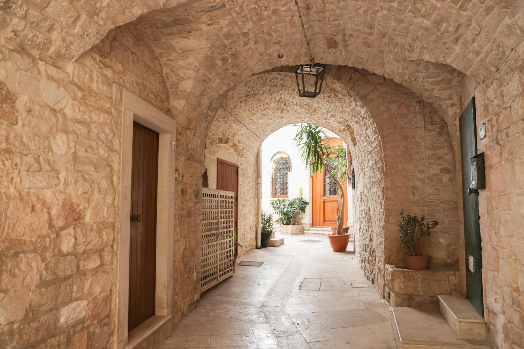 Room 20 - Piccola Camera In Pietra Bianca Giovinazzo Exterior photo